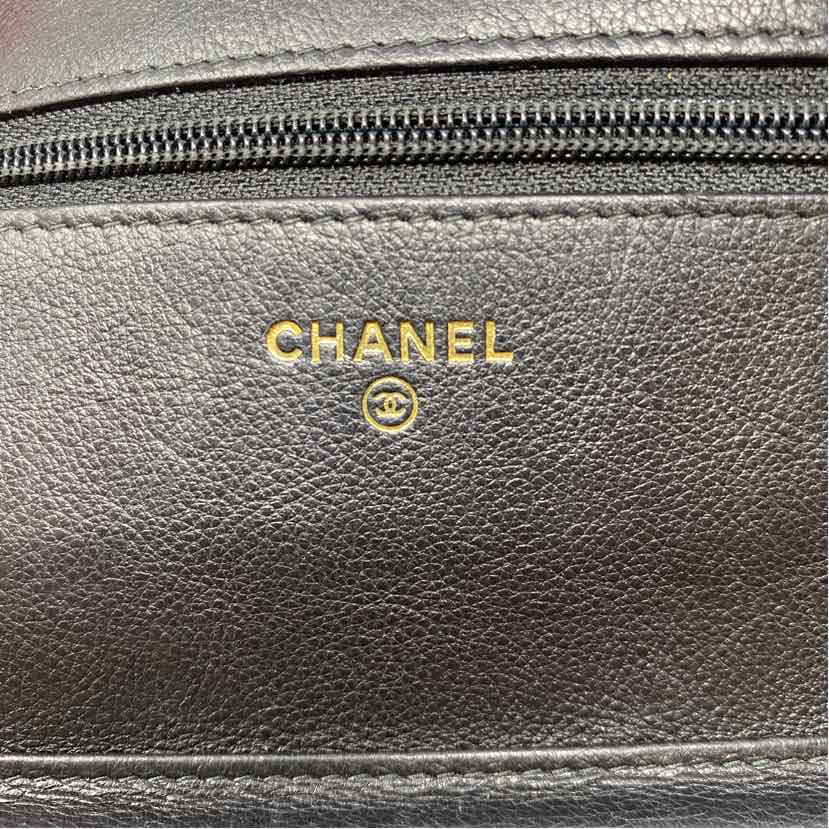 Pre-Owned Chanel Black Leather Designer Handbag