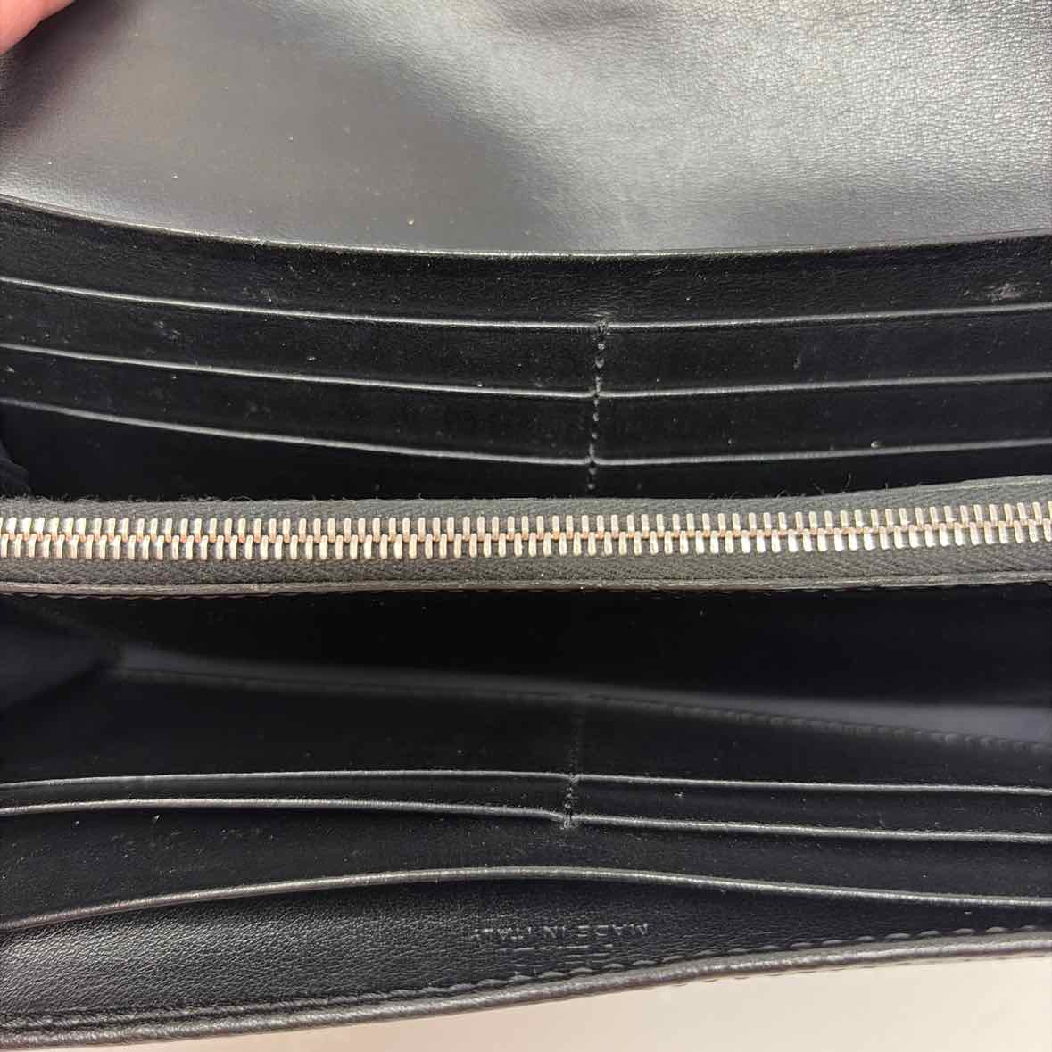 Pre-Owned Fendi Black Leather Designer Wallet