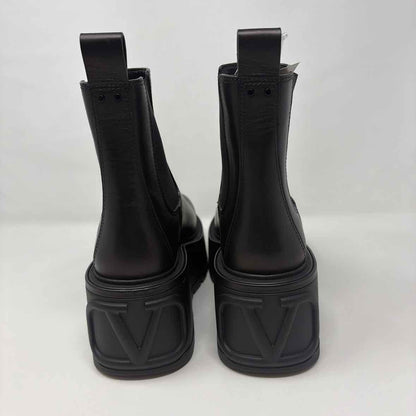 Pre-Owned Valentino Black Leather Shoe Size 9.5 Designer Shoes
