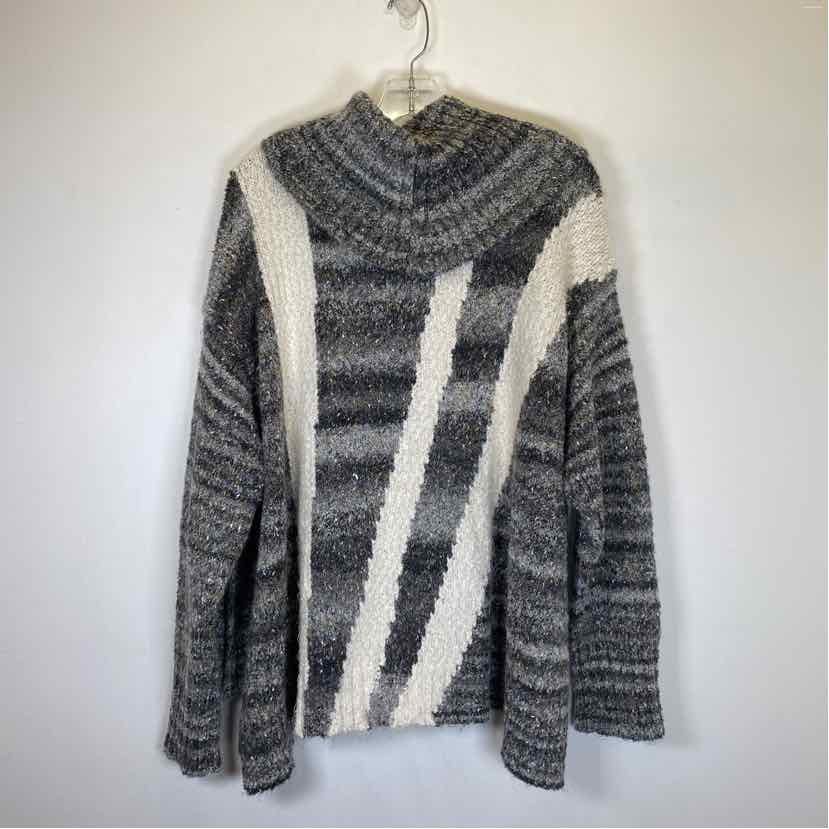 Pre-Owned Size L Chico's Gray Multi Sweater