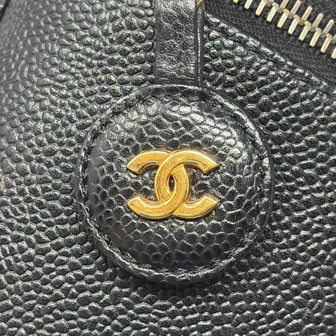 Pre-Owned Chanel Black Leather Designer Handbag