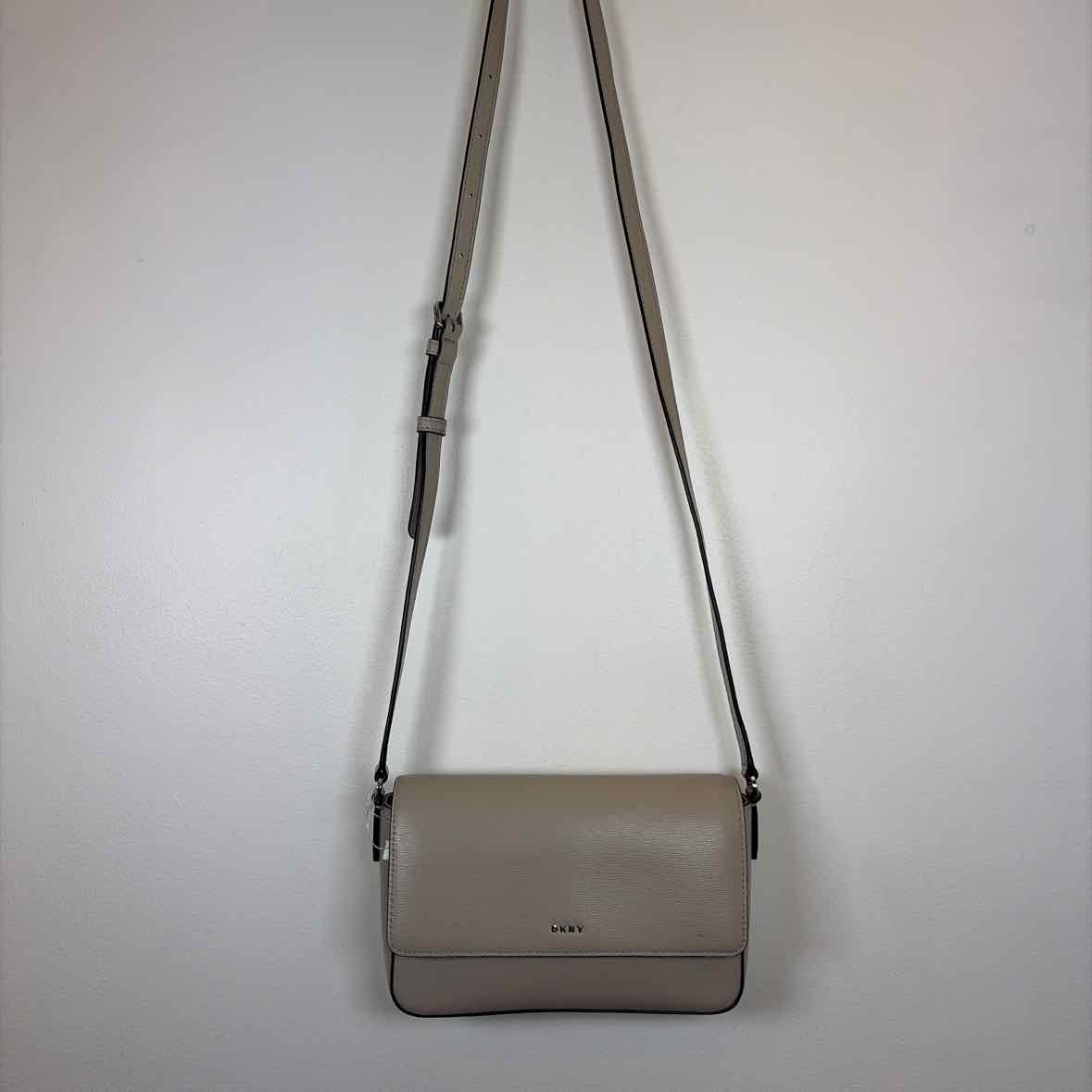 Pre-Owned DKNY Taupe Leather Handbag