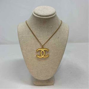 Pre-Owned Chanel Gold Gold Plated Designer Jewelry