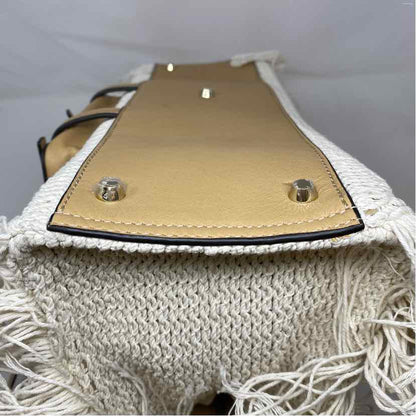 Pre-Owned Chloe Beige Knit Designer Handbag