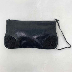 Pre-Owned BCBG Black Leather Wristlet