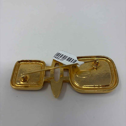 Pre-Owned Black Brooch