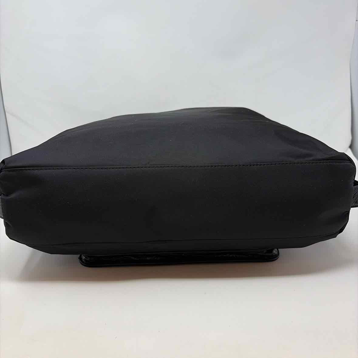 Pre-Owned SR Squared Black Nylon Handbag