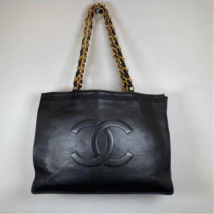 Pre-Owned Chanel Black Leather Designer Handbag