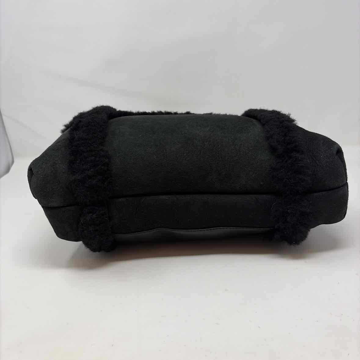 Pre-Owned UGG Black Leather Handbag