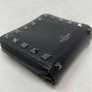 Pre-Owned Valentino Black Leather Designer Wallet