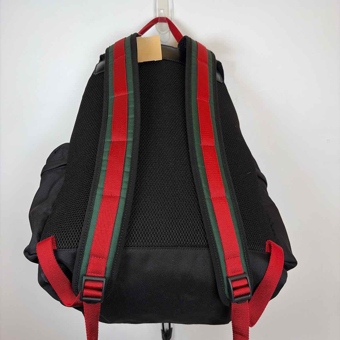 Pre-Owned Gucci Black Nylon Designer Handbag
