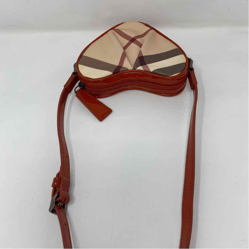 Pre-Owned Burberry Plaid Canvas Designer Handbag