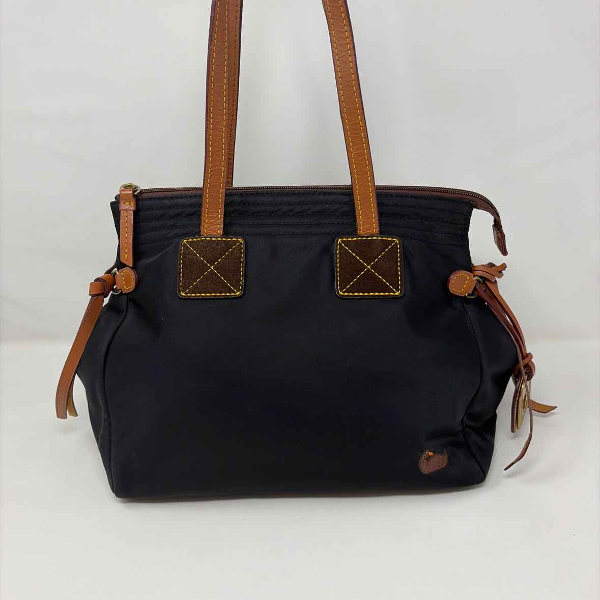 Pre-Owned Dooney & Bourke Black Nylon Handbag
