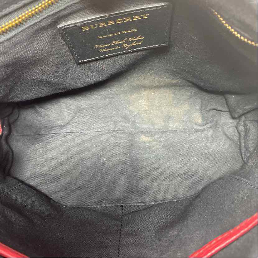 Pre-Owned Burberry Magenta Fabric Designer Handbag