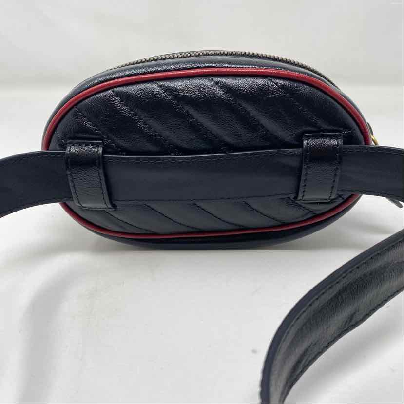 Pre-Owned Gucci Black/Red Leather Designer Handbag