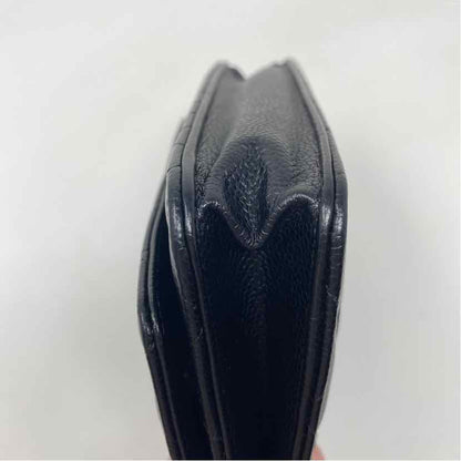 Pre-Owned Chanel Black Leather Designer Handbag