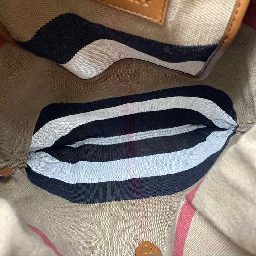 Pre-Owned Burberry Plaid Canvas Designer Handbag