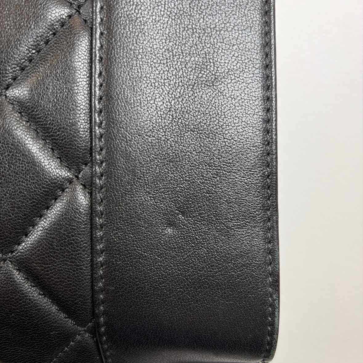 Pre-Owned Chanel Black Leather Designer Handbag