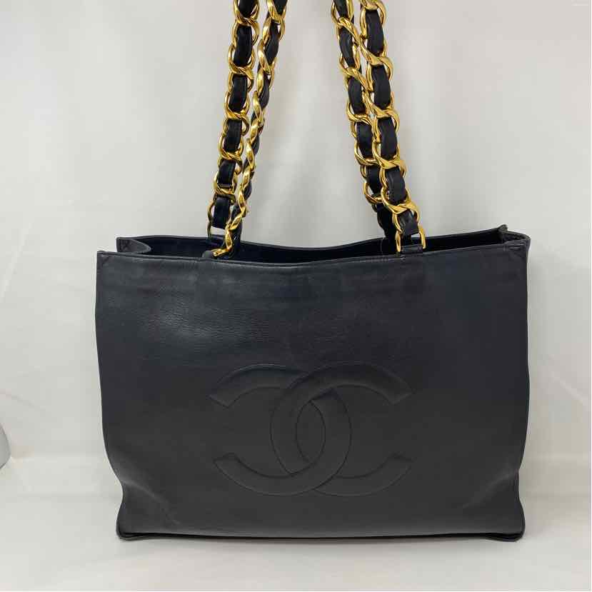 Pre-Owned Chanel Black Leather Designer Handbag