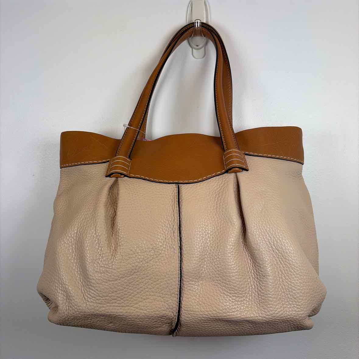 Pre-Owned Tod's Tan Leather Handbag