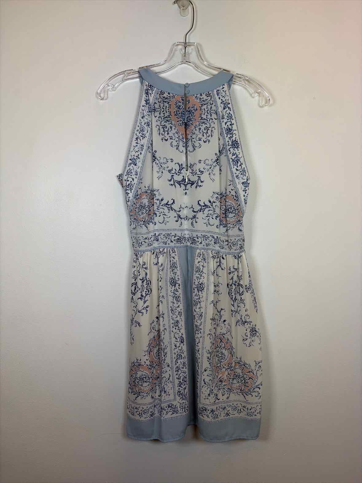 Pre-Owned Size 8/M BCBG Maxazria Blue/White Casual Dress