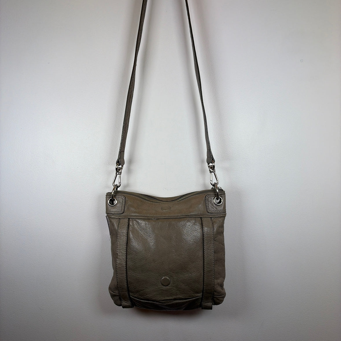 Pre-Owned The Sak Taupe Leather Handbag