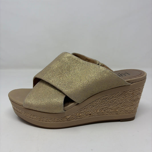 Pre-Owned Shoe Size 10  Lucca Lane Gold Multi Wedge