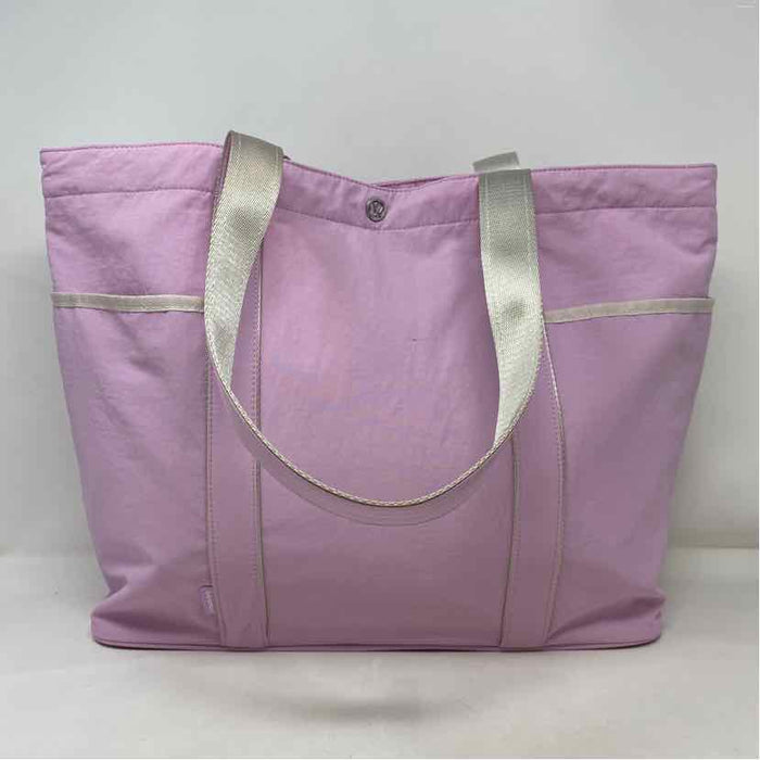 Pre-Owned Lululemon Lilac Nylon Handbag