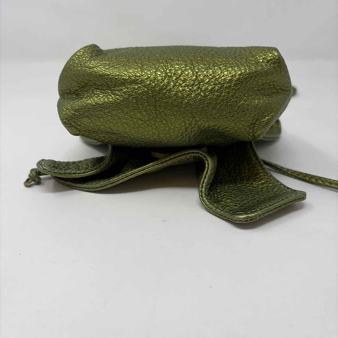 Pre-Owned Carlos Falchi Green Leather Handbag