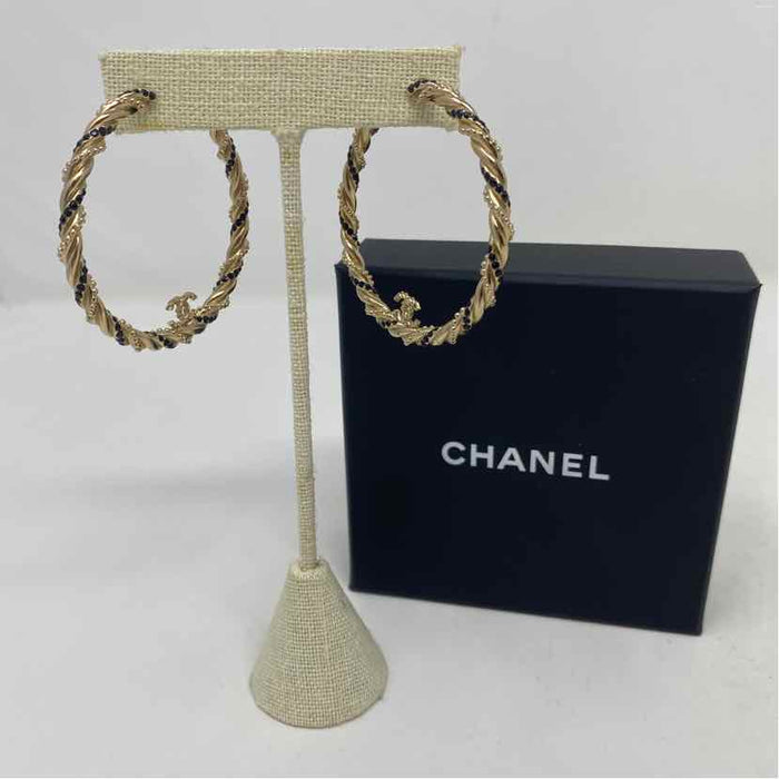 Pre-Owned Chanel Gold Metal Designer Jewelry