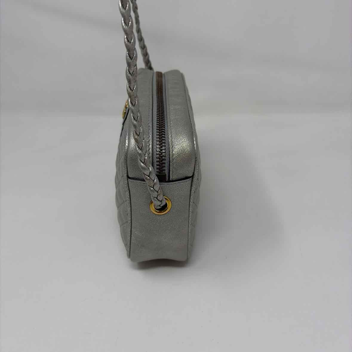 Pre-Owned Gucci Silver Leather Designer Handbag