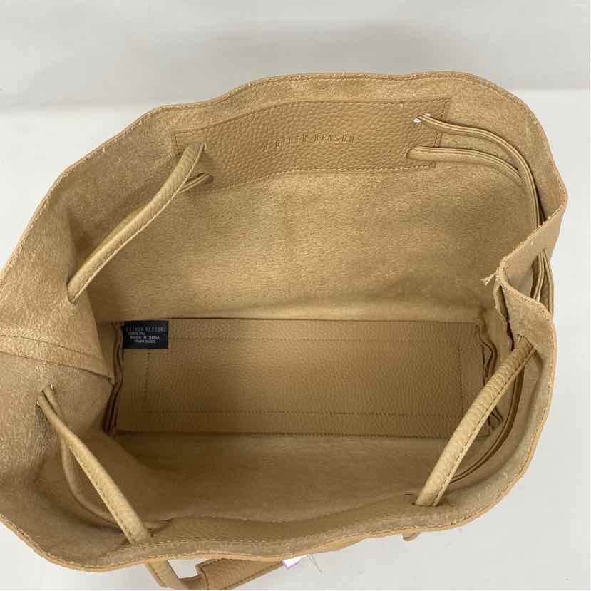 Pre-Owned 8 Other Reasons Beige Pleather Handbag