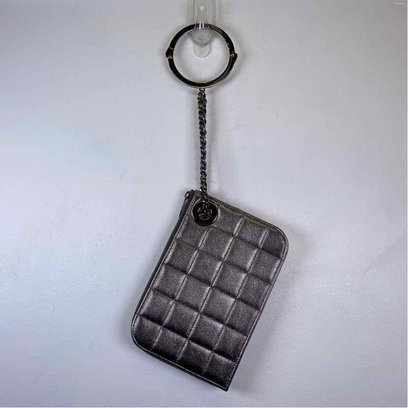 Pre-Owned Chanel Gunmetal Leather Designer Handbag