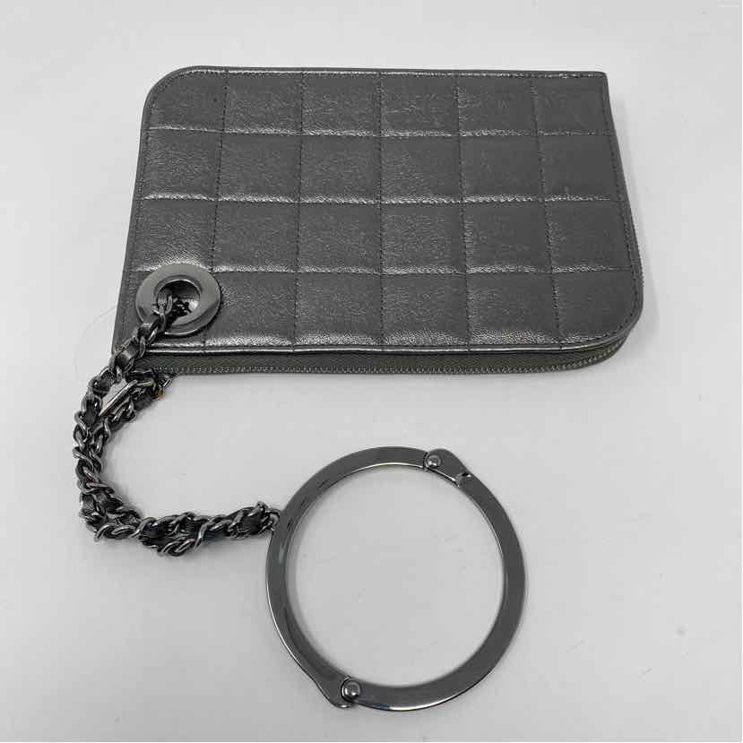 Pre-Owned Chanel Gunmetal Leather Designer Handbag