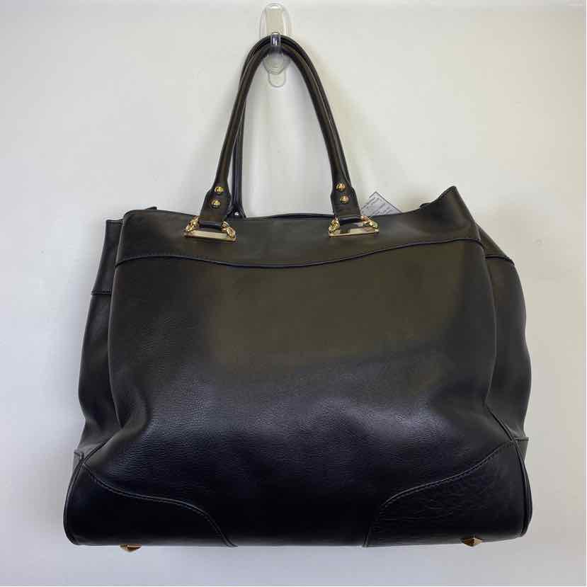 Pre-Owned St John Black Leather Handbag