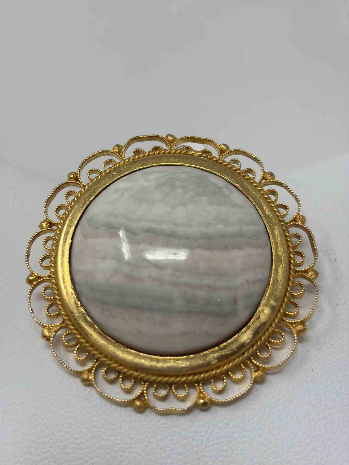 Pre-Owned Brooch