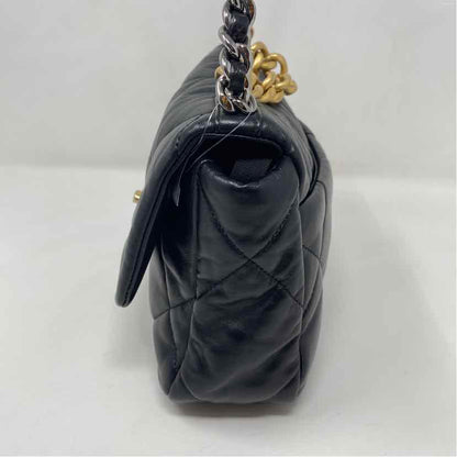 Pre-Owned Chanel Black Leather Designer Handbag