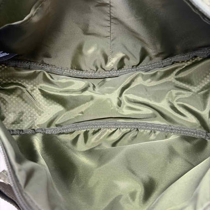 Pre-Owned Uniqlo Green Fabric Handbag