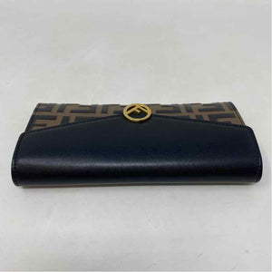 Pre-Owned Fendi Monogram Leather Designer Wallet