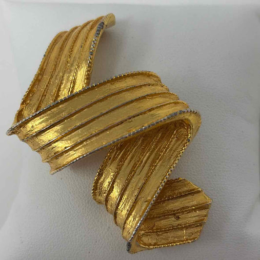 Pre-Owned Gold Brooch