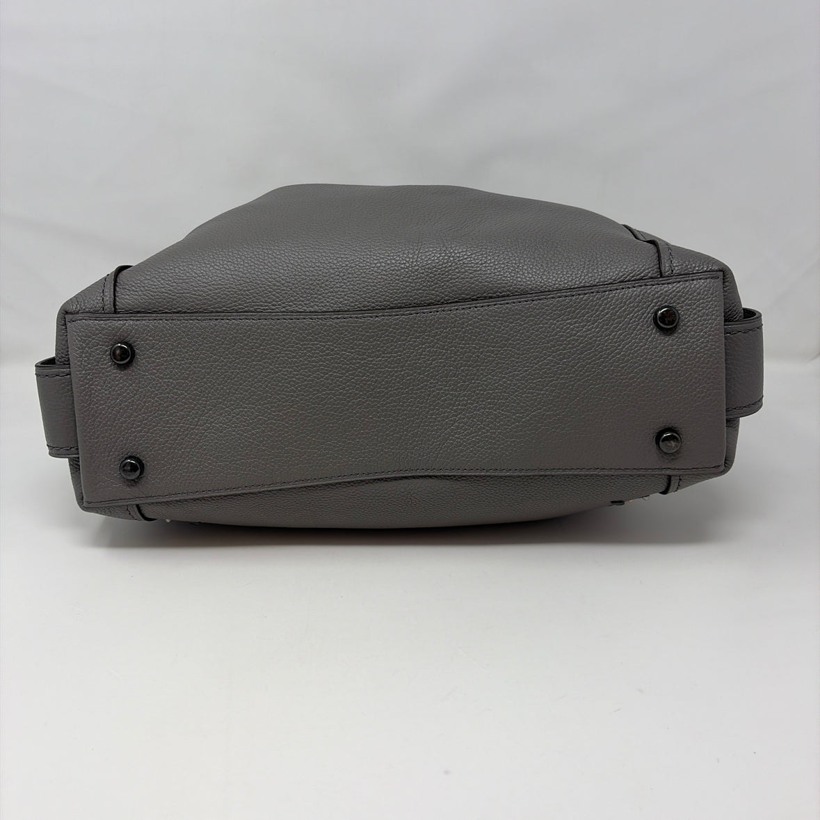 Pre-Owned Coach Grey Leather Handbag