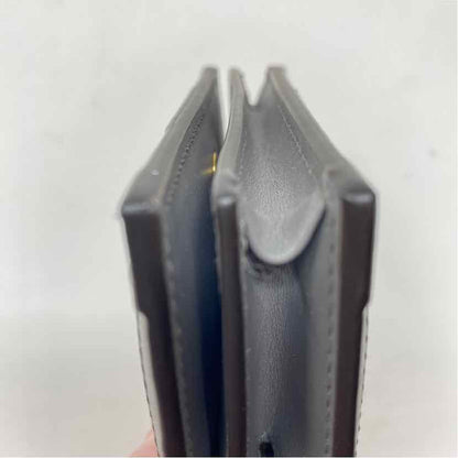 Pre-Owned Gucci Grey Leather Designer Wallet