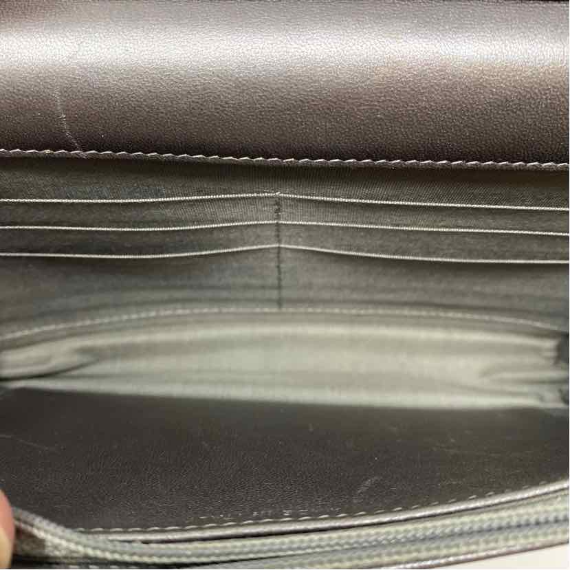 Pre-Owned Chanel Gunmetal Leather Designer Handbag