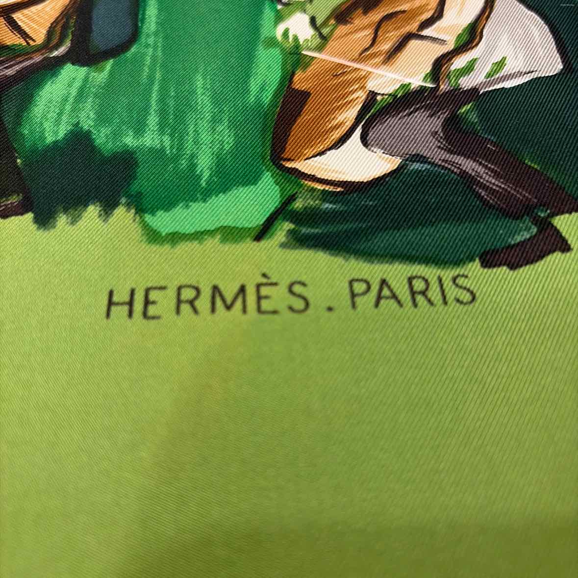 Pre-Owned Hermes Green Silk Designer Scarf