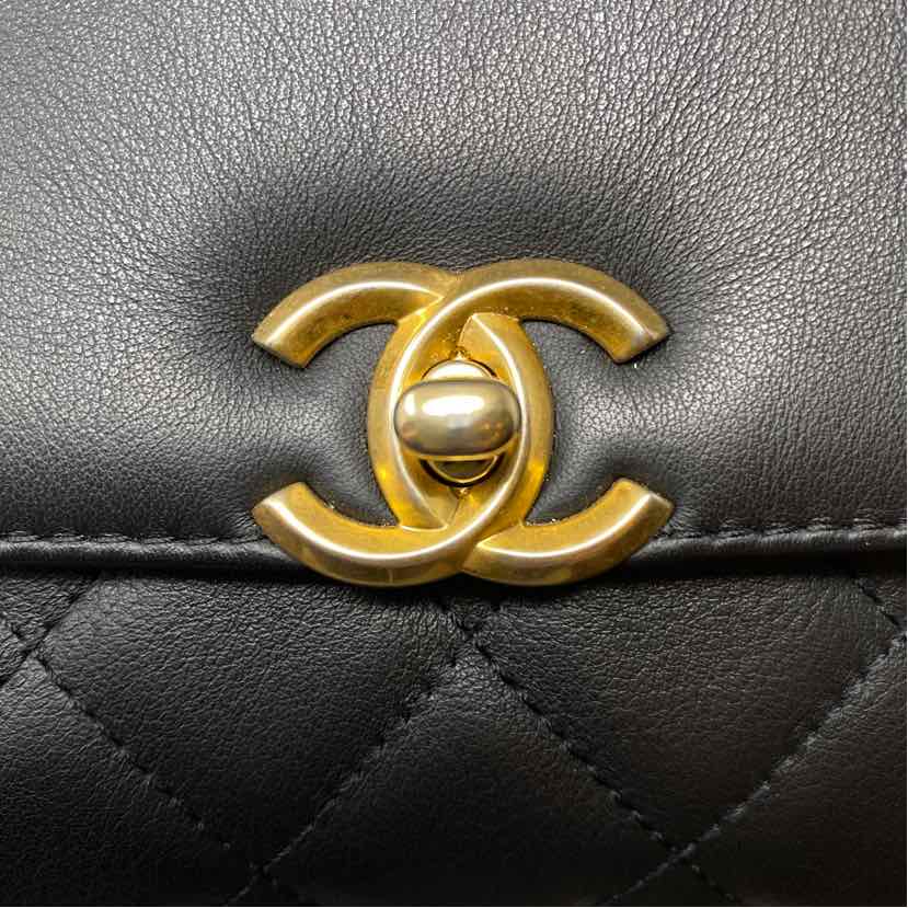 Pre-Owned Chanel Black Leather Designer Handbag