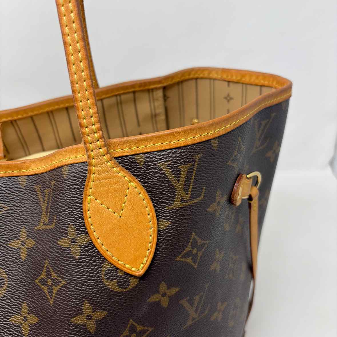 Pre-Owned Louis Vuitton Brown Coated Canvas Designer Handbag