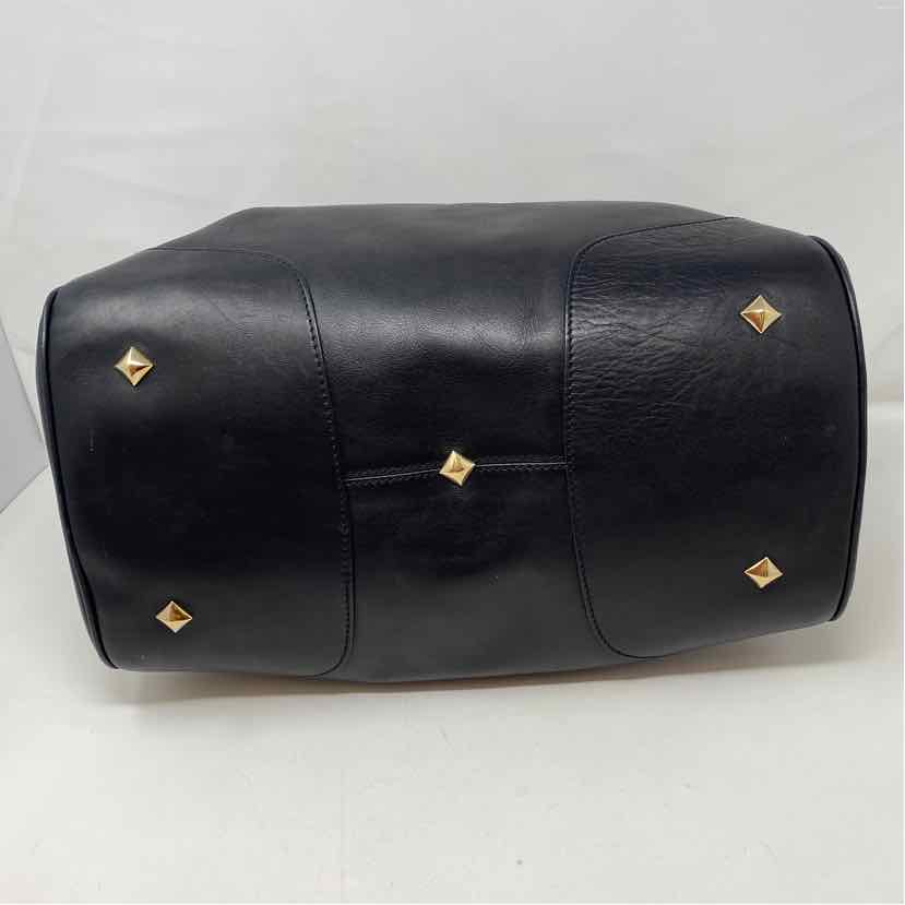 Pre-Owned St John Black Leather Handbag