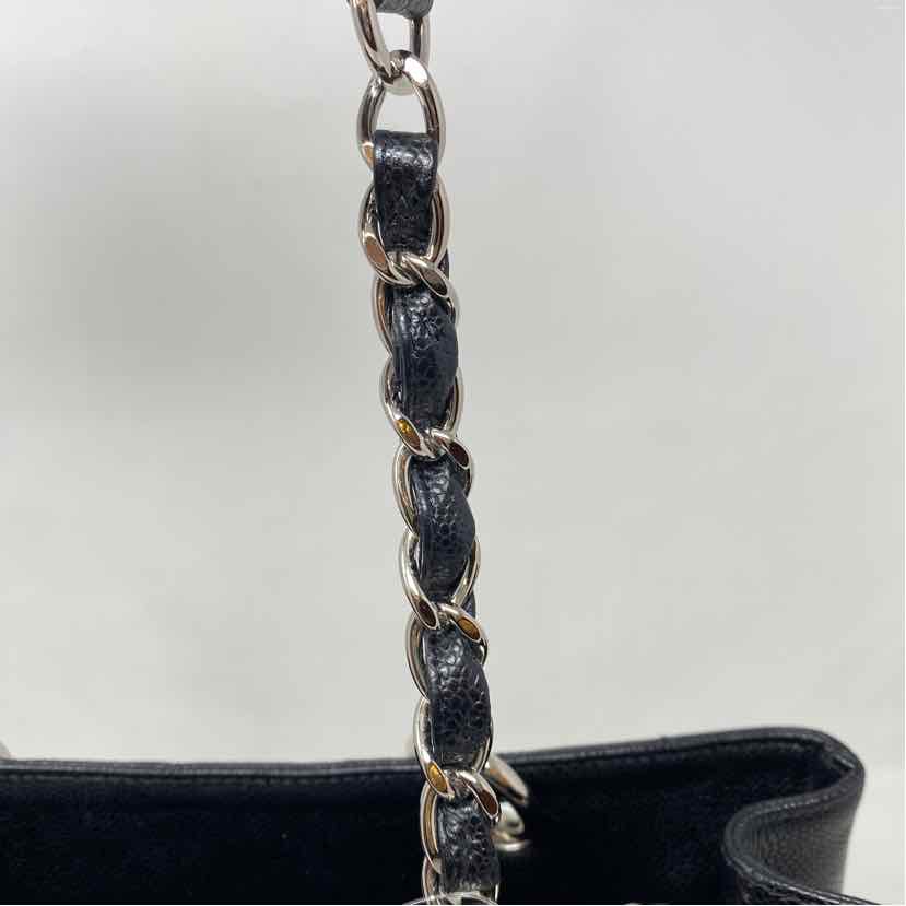 Pre-Owned Chanel Black Leather Designer Handbag