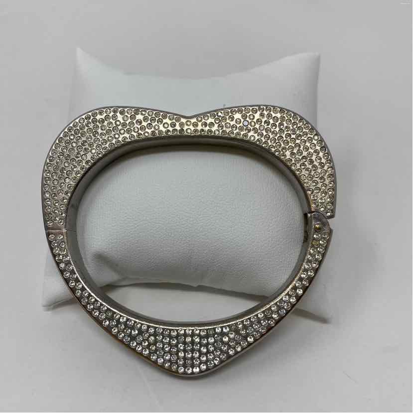 Pre-Owned Chanel Silver Multi Metal Designer Jewelry