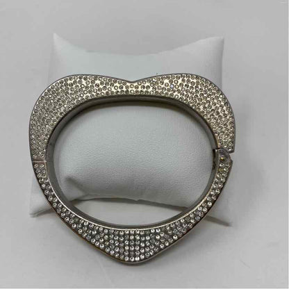 Pre-Owned Chanel Silver Multi Metal Designer Jewelry